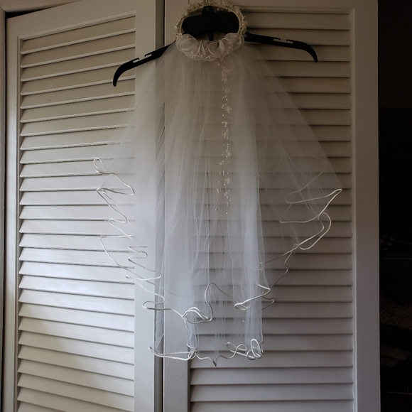 Communication Dress and head piece - Picture 5 of 6